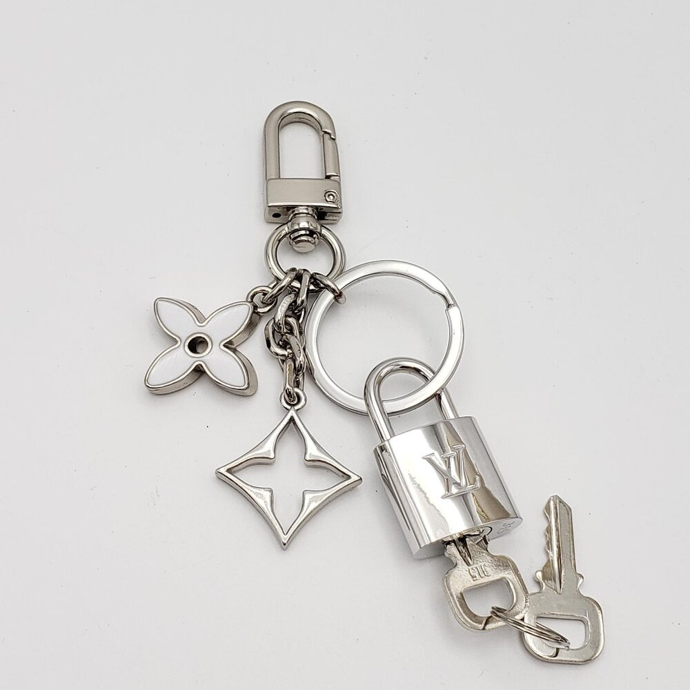 Authentic Louis Vuitton Silver Padlock & Key with Unbranded Metal Bag Keychain - Picture 3 of 9